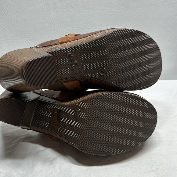 Like New Dansko Rach Heeled Clogs, EU 38 - Picture 6 of 8